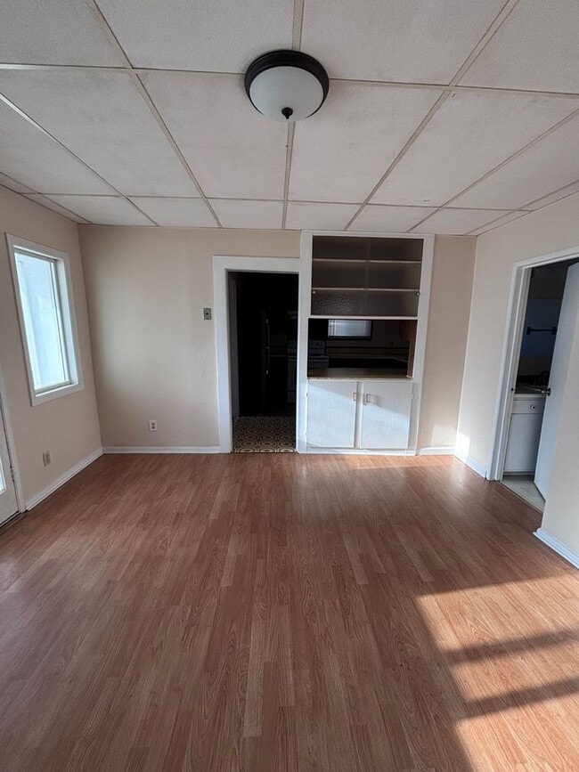 Building Photo - 3 Bedroom 2 Bath House with an office