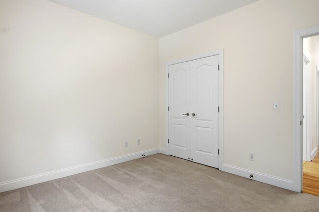 Building Photo - 2645 Blossom Trail E