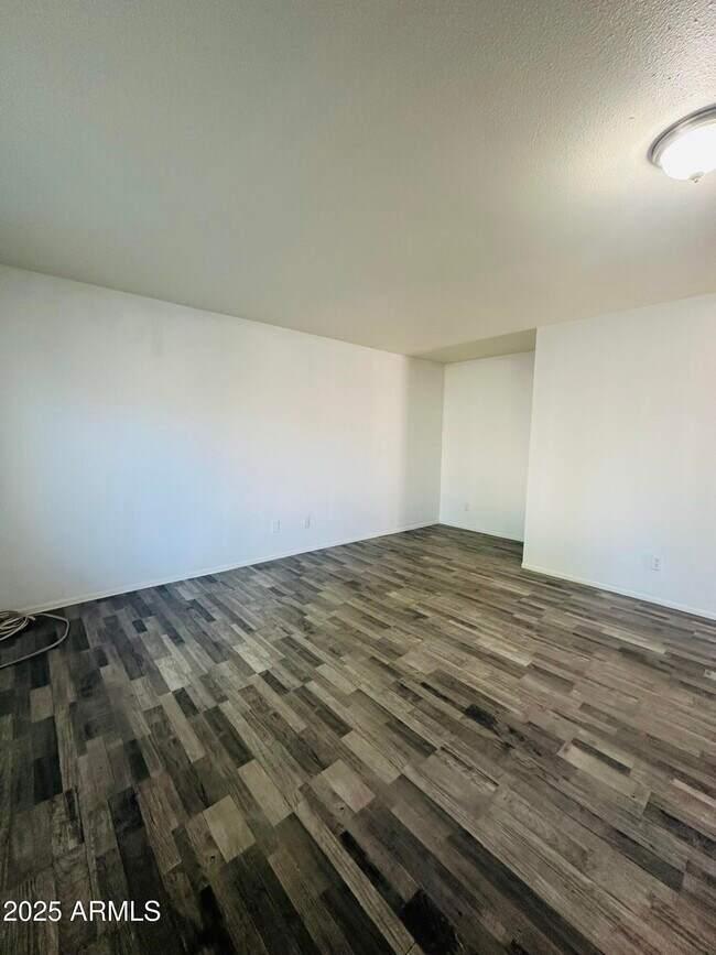 Building Photo - 7126 N 19th Ave