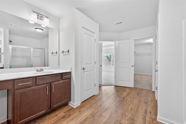 Building Photo - 5524 Garens Way