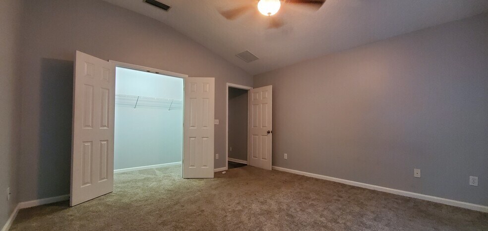 Building Photo - 996 Beckingham Dr