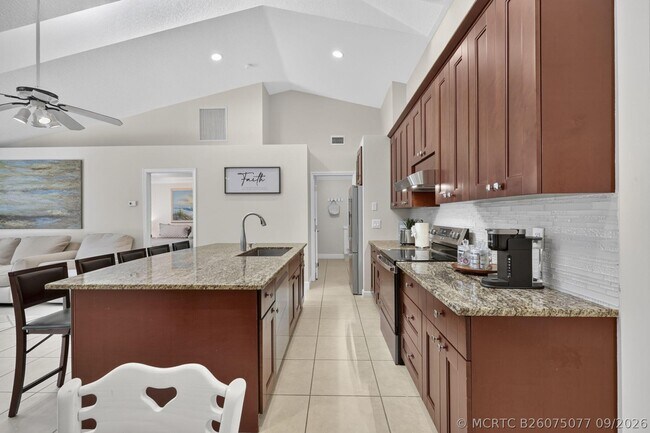 Building Photo - 1204 Mulberry Pl
