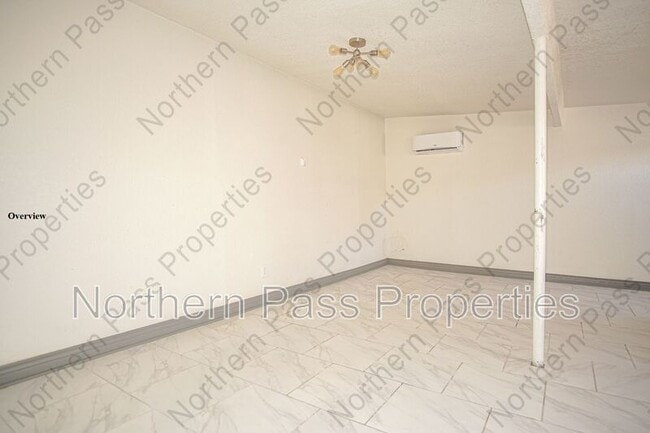 Building Photo - 2111 Portland Ave