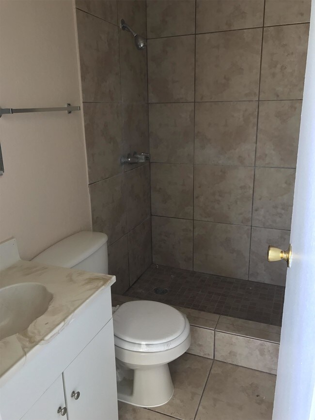 Building Photo - 8300 Capitan Cir