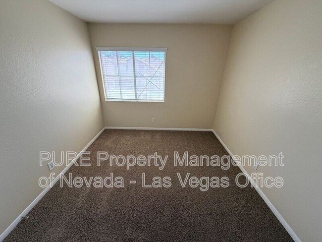 Building Photo - 266 Bluefield Ln