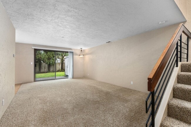 Building Photo - 3Bd/2Ba Seattle House