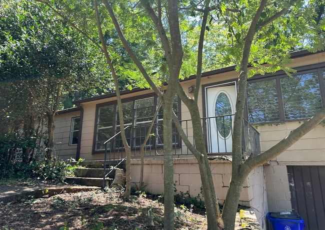 Primary Photo - 4 bedroom/2 bathroom house in Florence, ju...