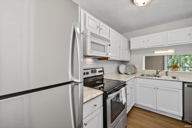 Building Photo - 2360 S Henderson St