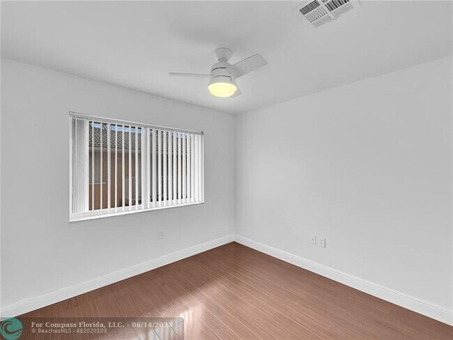Building Photo - 3287 NW 44th St