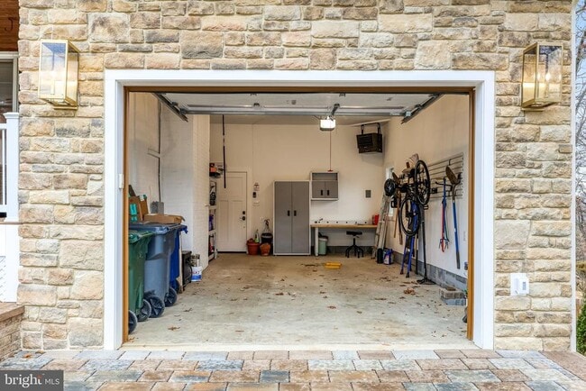 Building Photo - 1504 Wake Forest Dr