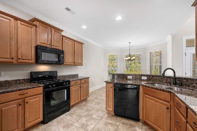 Building Photo - Spacious 4BR/3BA Home in Myrtle Beach – 2,550 Sq Ft & Screened Porch