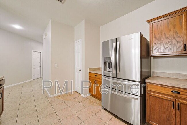 Building Photo - 8420 Silverbell Ln