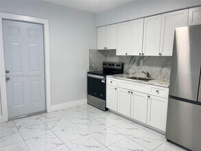 Building Photo - 1614 NW 46th St