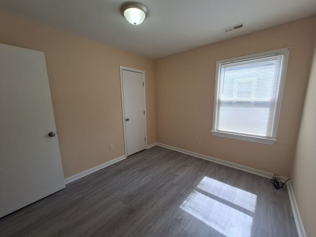 Building Photo - Single Family Home