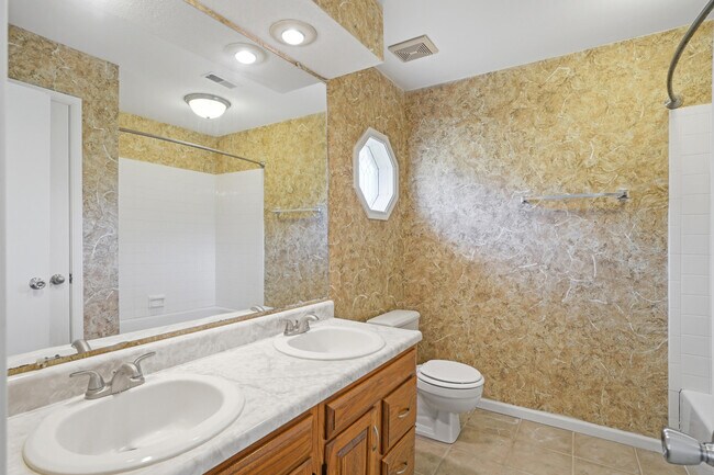 Building Photo - 5561 Waterfront Dr N