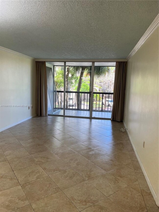 Building Photo - 10855 SW 112th Ave
