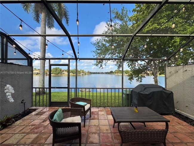 Building Photo - 3 bedroom in Pembroke Pines FL 33026