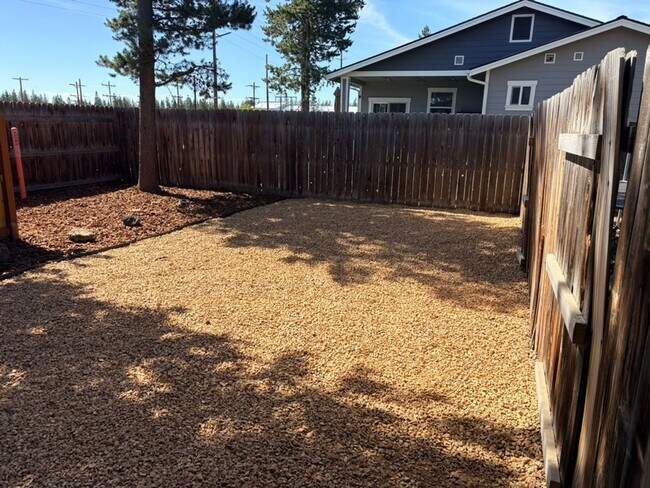 Building Photo - 16697 Shaw Pine Ct