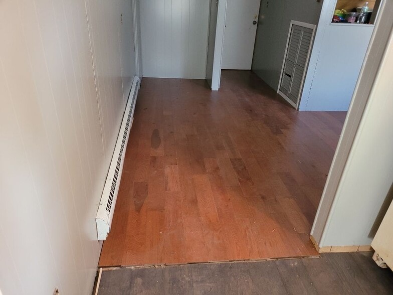 Building Photo - 509 W Centre St