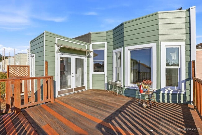 Building Photo - 151 9th Ave