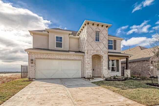 Building Photo - 5823 Westwood Shr Dr