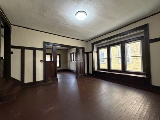 Building Photo - 457/459 E Madison Ave