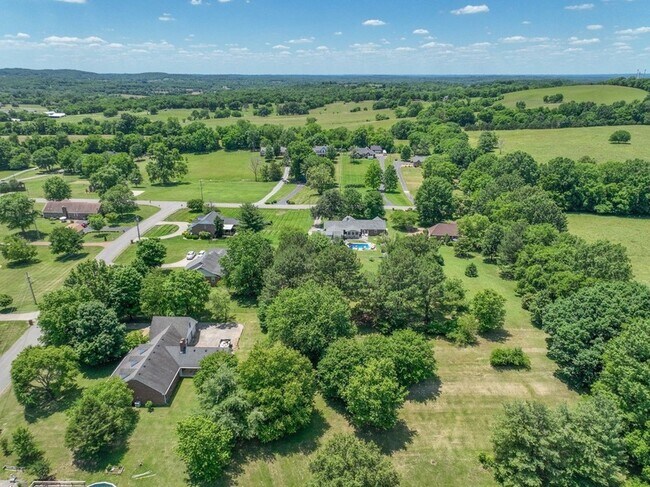 Building Photo - 2303 Friendship Dr