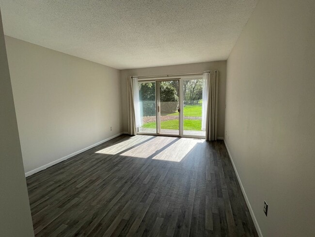Building Photo - For Lease / Rent