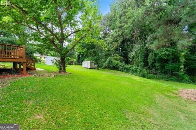 Building Photo - 3027 Lakeridge Dr SE