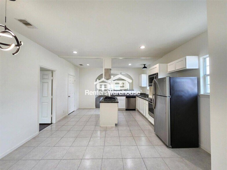 Building Photo - 1105 Erin St