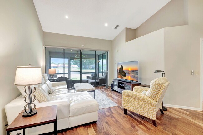 Building Photo - 7585 Lexington Club Blvd