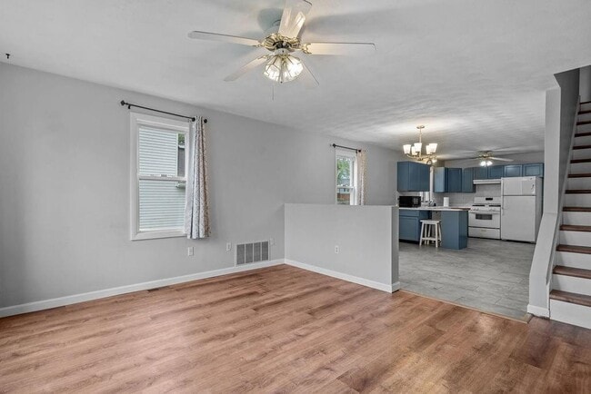 Building Photo - 95 Blanding Ave