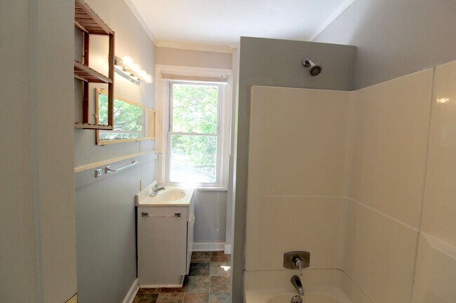 Building Photo - 501 Collicello St