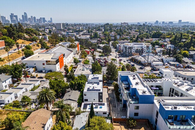 Building Photo - 2129.2 Aaron St