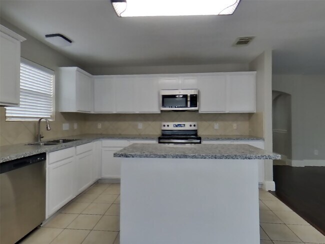 Building Photo - 19626 Beachy Ct