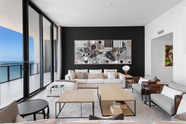 Building Photo - 1000 Biscayne Blvd