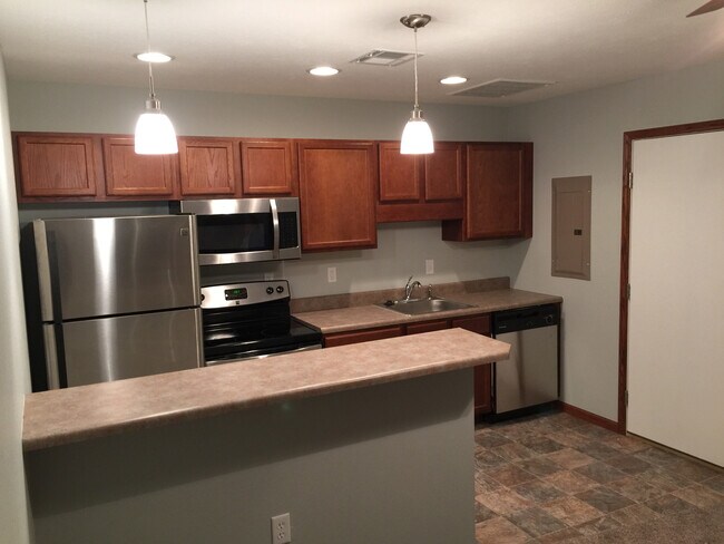 Building Photo - 1413 Hennessey St