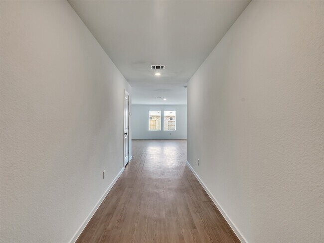 Building Photo - 921 Capracotta Dr