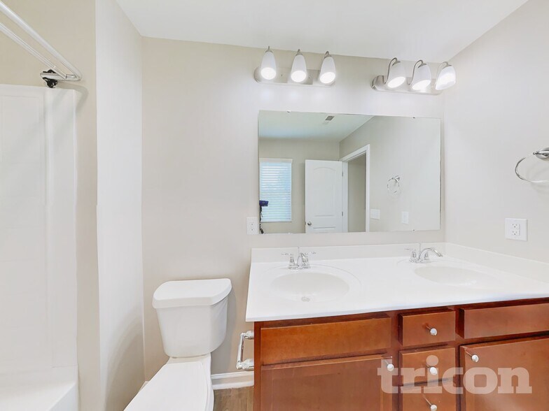 Building Photo - 230 Jobe Dr