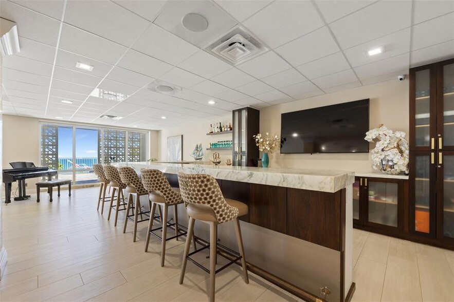 Building Photo - 3500 Galt Ocean Dr