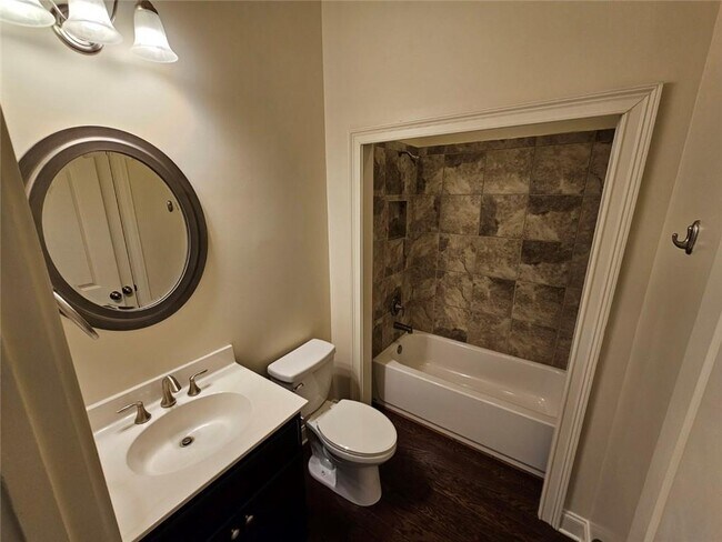 Building Photo - 2104 McFarlin Ln