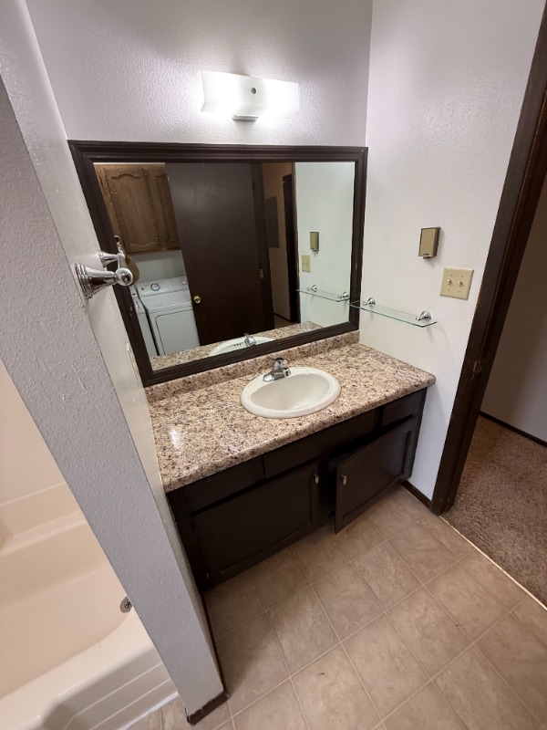Building Photo - 716 Great Plains Ct