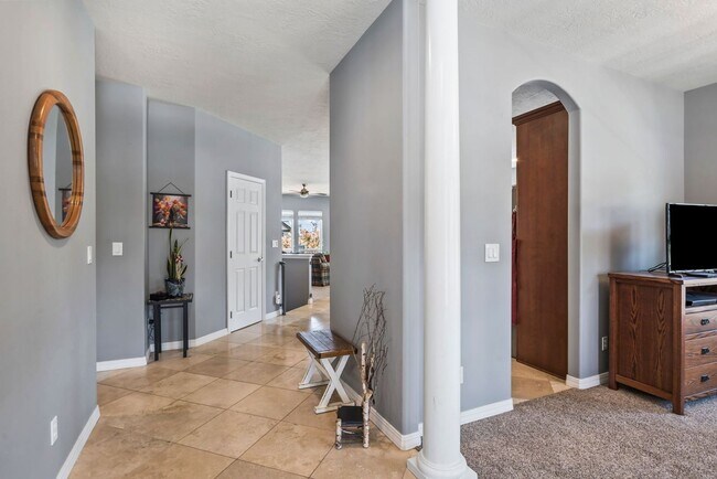 Building Photo - 3408 SW Xero Ct