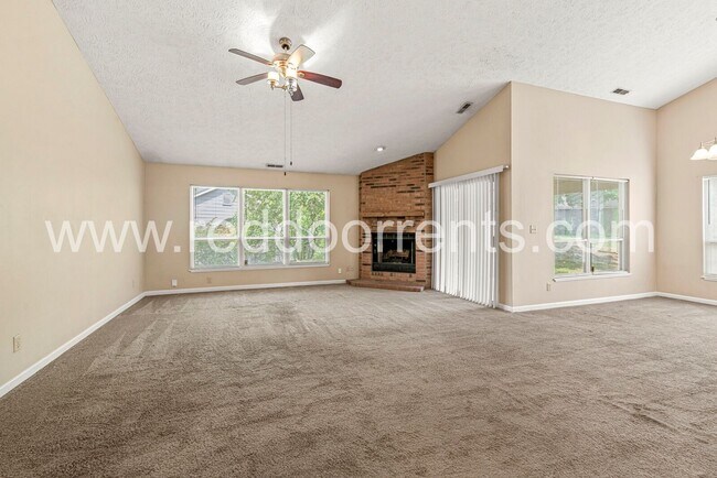 Building Photo - Beautiful 3-Bedroom, 2-Bath Home in Indian...