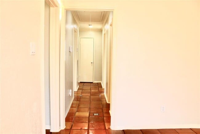 Building Photo - 22538 Market Square Ln