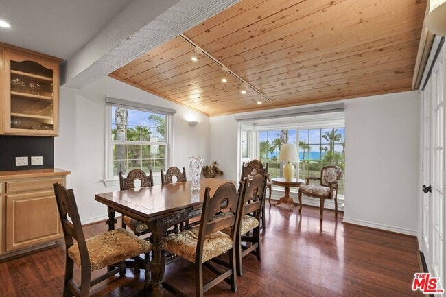 Building Photo - 29637 Pacific Coast Hwy