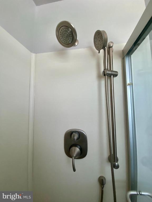 Building Photo - 404 New Rd