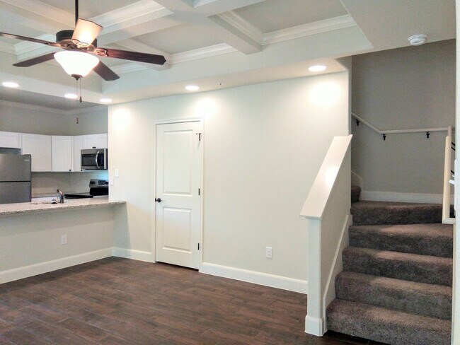 Building Photo - **APPLICATION RECEIVED** 3BR / 2.5BA Home | Fenced Backyard, Garage & Stainless Appliances!