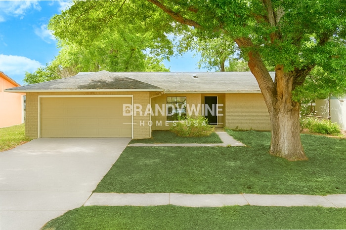 Primary Photo - 2712 Mnr Hl Dr