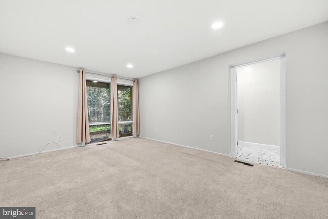 Building Photo - 9416 Holbrook Ln